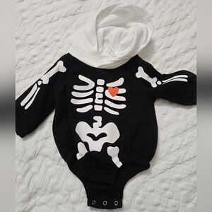 Old Navy "Hey BOO" Baby Onesie with Hood